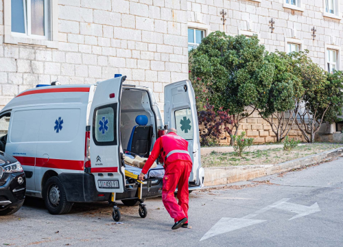 Nizozemac (57) pao s bicikla u Jezerima i zadobio teške ozljede