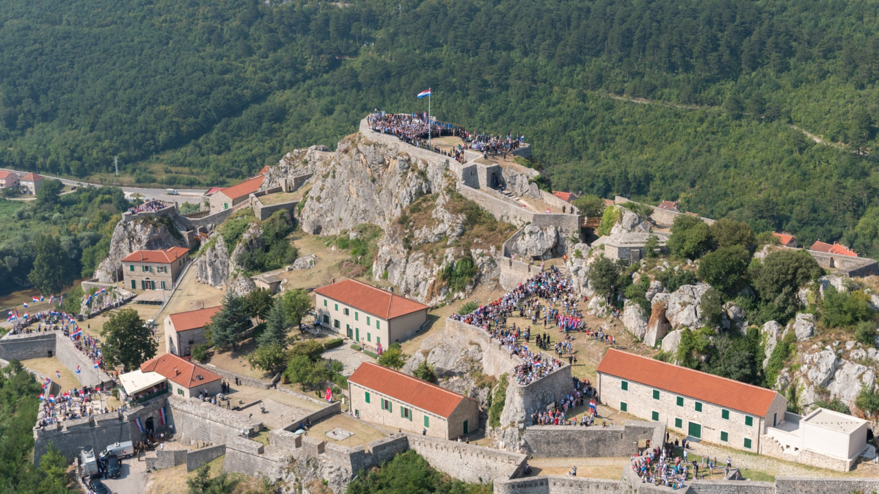 Objavljeno istraživanje o žrtvama Oluje: 'Slavi se mimohodom, a vezana je za egzodus i ubijanje'
