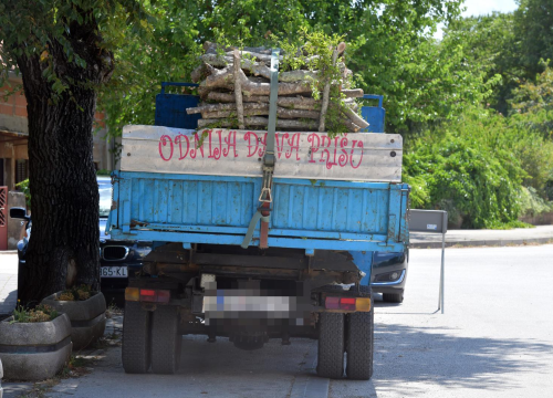 Poruka na kamionu u Oklaju govori sve o načinu života dalmatinskog čovika