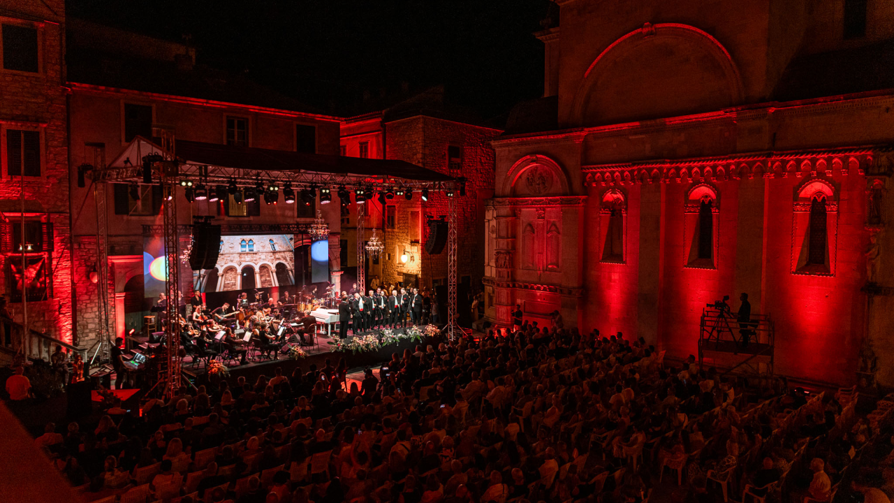 Festival dalmatinske šansone već 27 godina briljira u Šibeniku, a ove godine se širi na sve kontinente