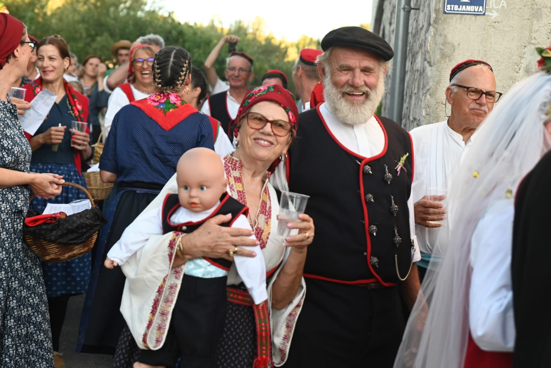 Murterski pir i ove godine oduševio mještane i goste