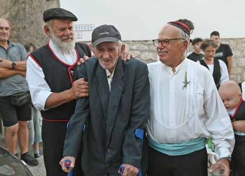 Fotografija 2 - Murterski pir i ove godine oduševio mještane i goste