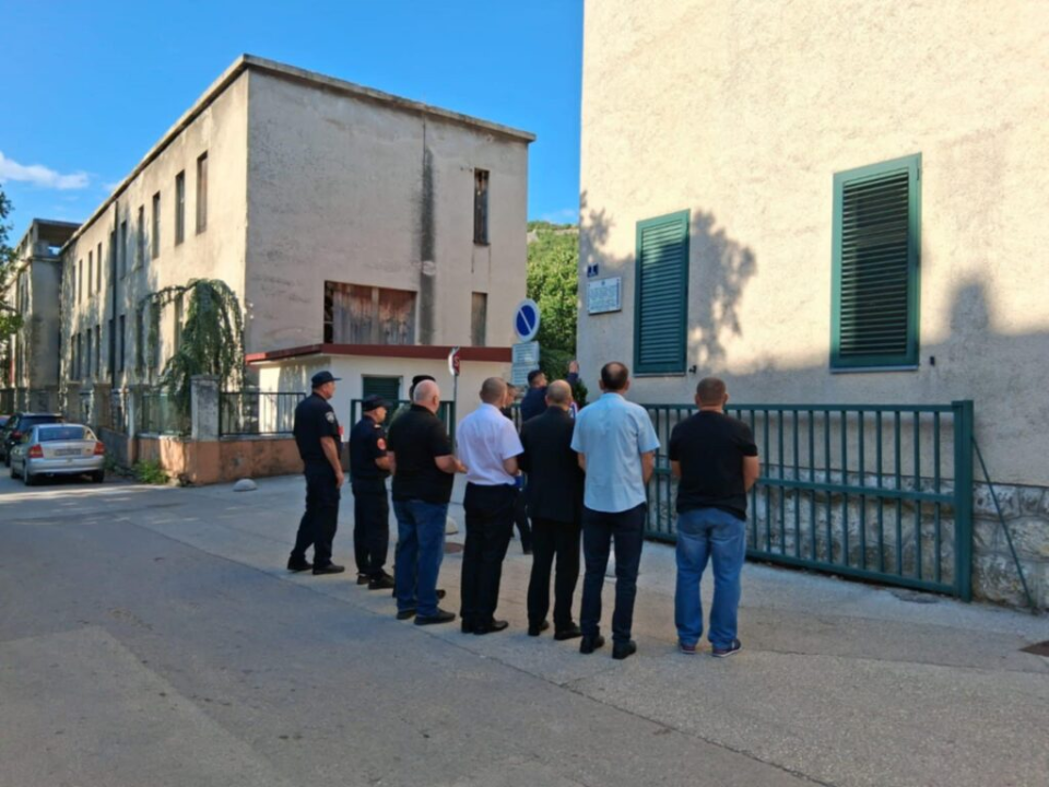 Polaganjem vijenaca u Kninu odana počast poginulim braniteljima Domovinskog rata