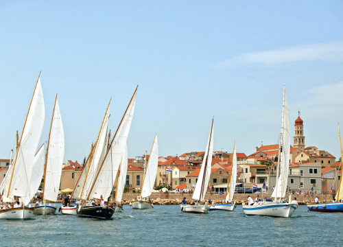 Kad zaplove gajete, a zapjeva Rišpet: Regata za dušu i tilo ponovno u Betini