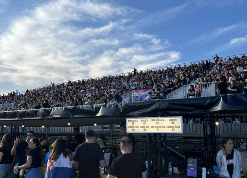 Fotografija 4 - FOTO Thompsonovi obožavatelji preplavili Sinj, među njima i brojni Šibenčani