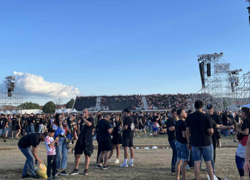 Fotografija 6 - FOTO Thompsonovi obožavatelji preplavili Sinj, među njima i brojni Šibenčani