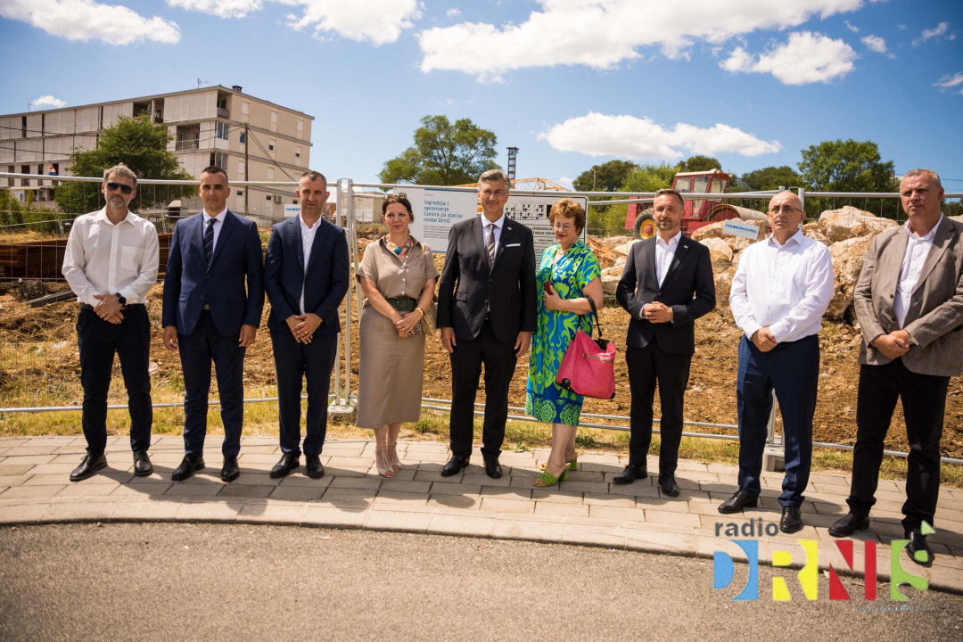 Andrej Planković u Drnišu obišao gradilište Centra za starije osobe