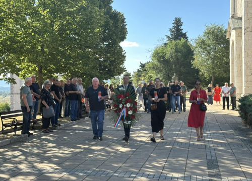 Fotografija 16 - U Drnišu položeni vijenci i zapaljene svijeće