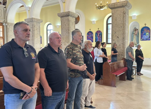 Fotografija 3 - U Drnišu položeni vijenci i zapaljene svijeće