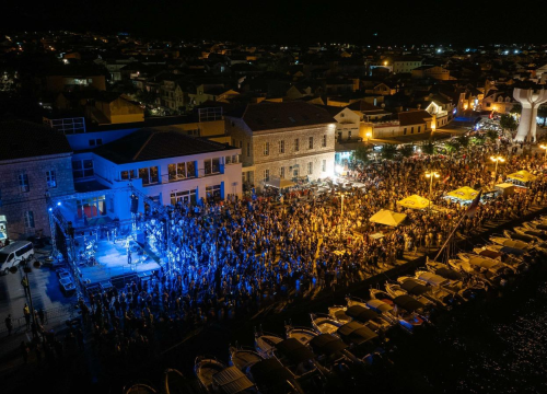 Fotografija 2 - Spektakularna vodička fešta oduševila tisuće posjetitelja