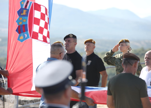 Fotografija 19 - Obilježavanje 30. obljetnice Oluje na Kninskoj tvrđavi i ulicama Knina