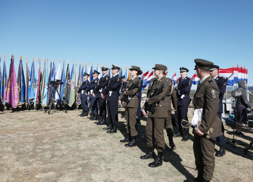 Fotografija 1 - Obilježavanje 30. obljetnice Oluje na Kninskoj tvrđavi i ulicama Knina
