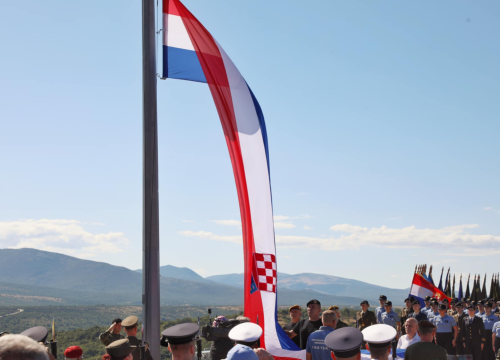 Fotografija 12 - Obilježavanje 30. obljetnice Oluje na Kninskoj tvrđavi i ulicama Knina