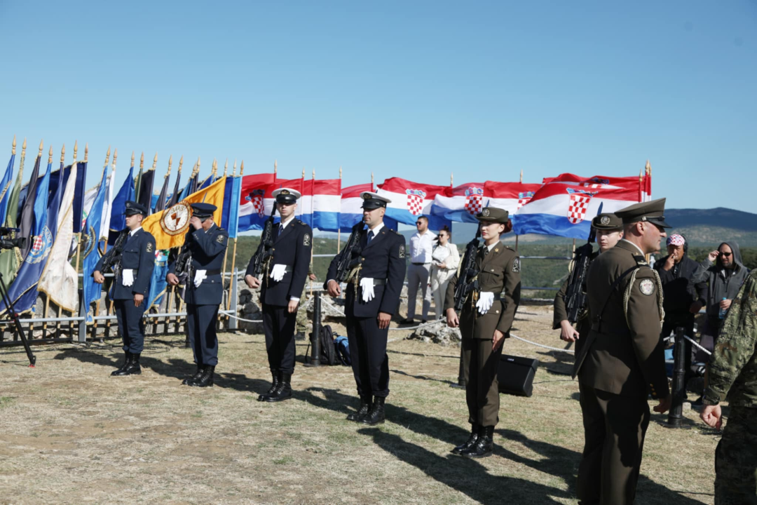 Obilježavanje 30. obljetnice Oluje na Kninskoj tvrđavi i ulicama Knina