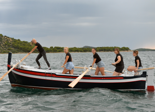 Fotografija 17 - Održana ženska veslačka regata u Betini: Pogledajte koje su ekipe bile najbolje