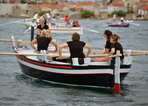 Fotografija 19 - Održana ženska veslačka regata u Betini: Pogledajte koje su ekipe bile najbolje