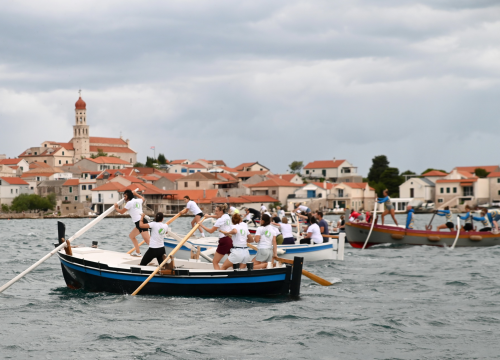 Fotografija 34 - Održana ženska veslačka regata u Betini: Pogledajte koje su ekipe bile najbolje