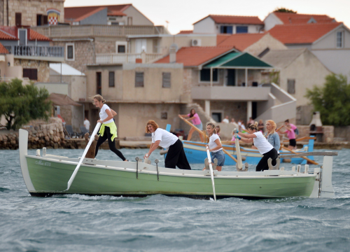 Fotografija 53 - Održana ženska veslačka regata u Betini: Pogledajte koje su ekipe bile najbolje