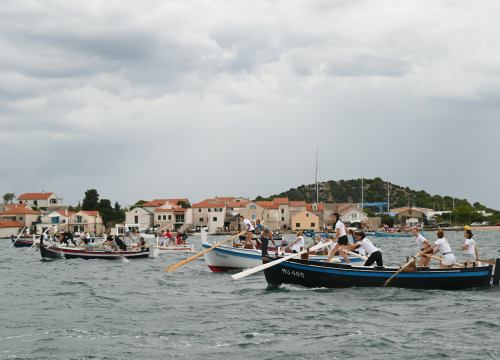 Fotografija 63 - Održana ženska veslačka regata u Betini: Pogledajte koje su ekipe bile najbolje