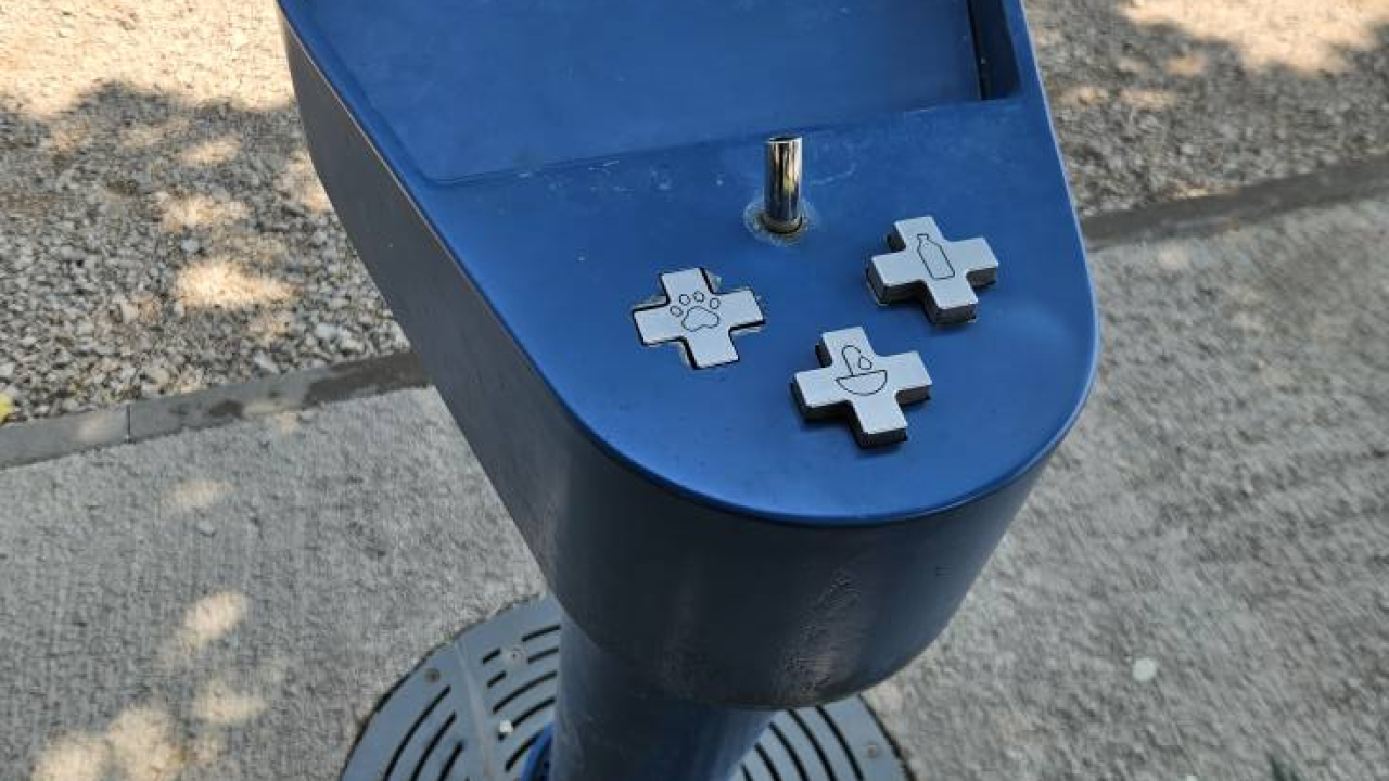 Vandali poharali Zaton, na meti česma, prometni znakovi, autobusna stajališta...