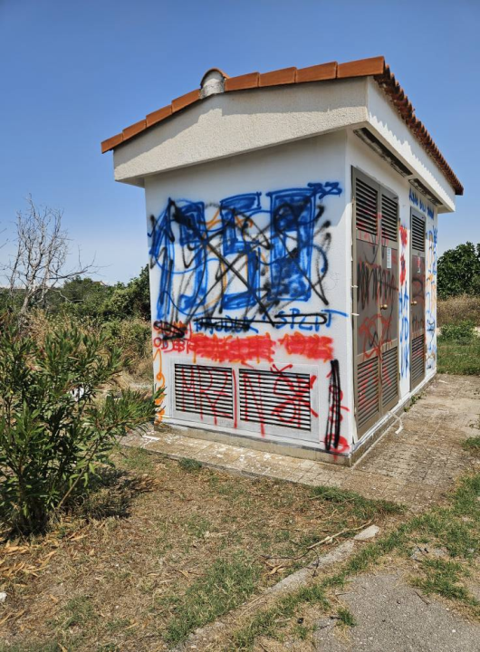 FOTO Vandali poharali Zaton, na meti česma, prometni znakovi, autobusna stajališta...