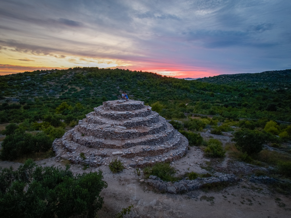 FOTO Jezera spremna za spektakl: Ne propustite Ribarsku feštu uz Crvenu jabuku i dalmatinske okuse!