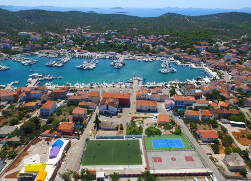 Fotografija 11 - FOTO Jezera spremna za spektakl: Ne propustite Ribarsku feštu uz Crvenu jabuku i dalmatinske okuse!