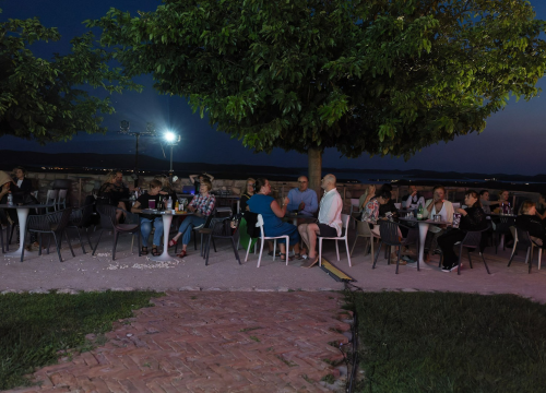 Na Tvrđavi Barone prikazan film koji prati priču o djevojačkom odrastanju