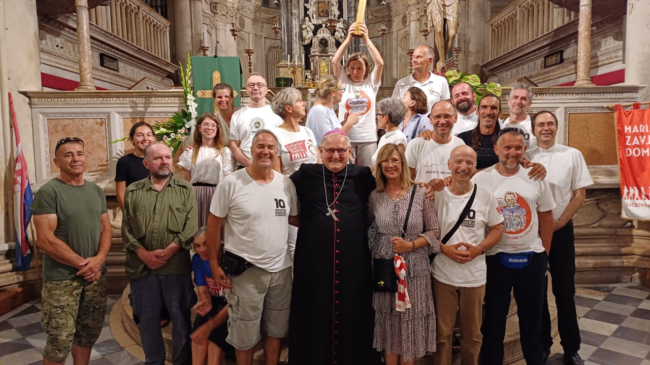 Članovi Bratovštine Marijanski zavjet kroz svoj dug hodočasnički put posjetili Šibenik