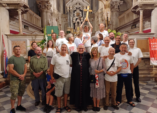 Članovi Bratovštine Marijanski zavjet kroz svoj dug hodočasnički put posjetili Šibenik
