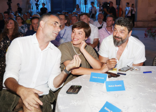 Goran Navojec i Marija Škaričić snimljeni u Šibeniku na otvorenju CIFF-a, nisu skidali osmijehe s lica