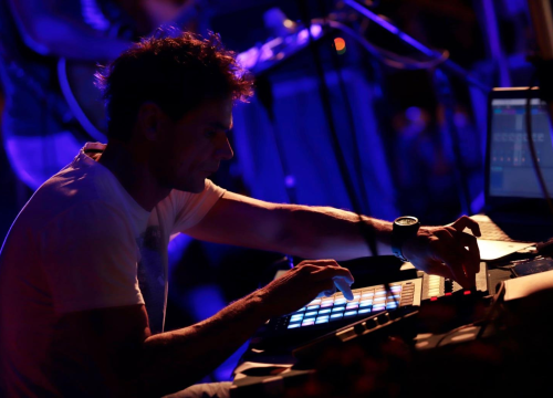 The FogSellers večeras na travi ispred Azimuta