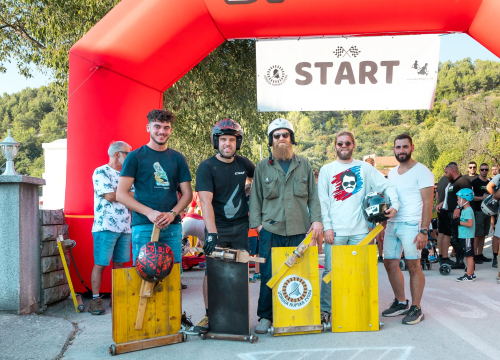 Fotografija 26 - Tradicionalna Utrka karića u Rupama i ove godine oduševila posjetitelje i natjecatelje