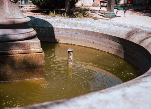 Fotografija 1 - Fontana stala, voda mutna: Prizor iz perivoja Roberta Visianija bode u oči, Zeleni grad otkrio krivca