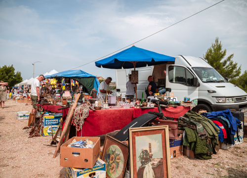 Fotografija 54 - FOTO Blagdan Velike Gospe u Vrpolju: Brojni vjernici okupili su se jutros na svečanom misnom slavlju