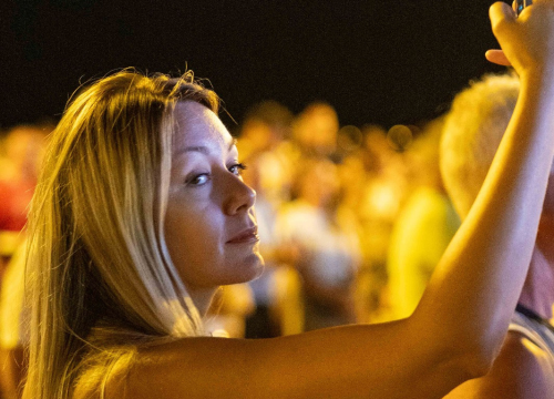 Fotografija 18 - Skitnica i ostali hitovi odjekivali vodičkom rivom: Nezaboravna večer s Jasnom Zlokić