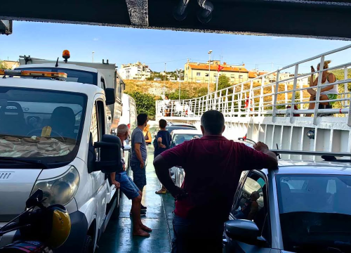 Pokvarila se rampa na trajektu u Šibeniku, automobili satima nisu mogli van