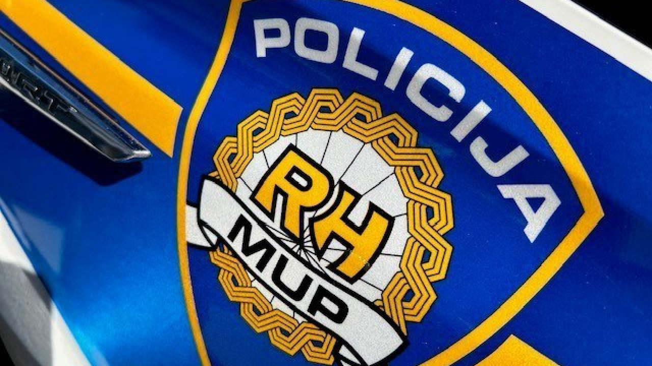 Motociklist (59) kod Vrpolja sletio s ceste: Zadržan je u šibenskoj bolnici zbog teških ozljeda