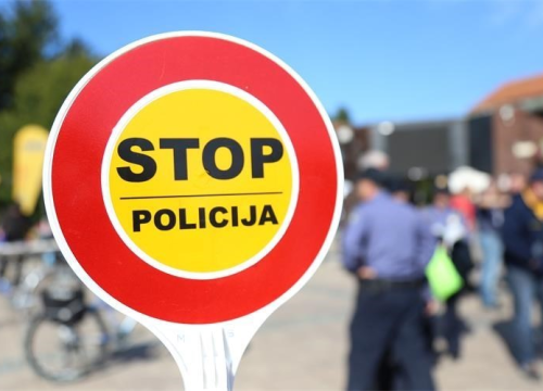 Mladić (19) vozio neregistrirani moped bez položenog vozačkog ispita
