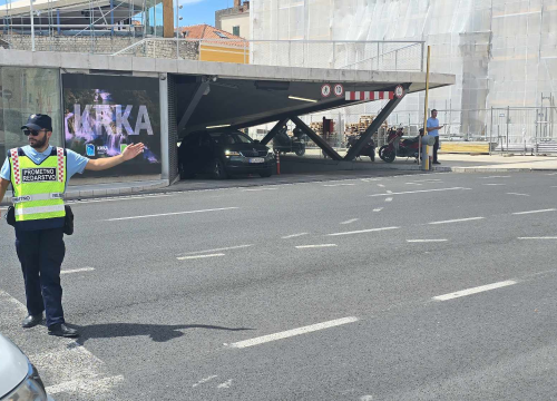 Fotografija 3 - FOTO Prometni redar izašao spasiti stvar na kritičnoj točki u centru Šibenika