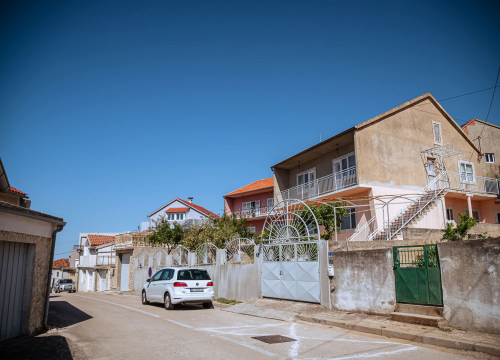 Fotografija 15 - Križ - Od nekadašnjeg pustog brda do obiteljske četvrti