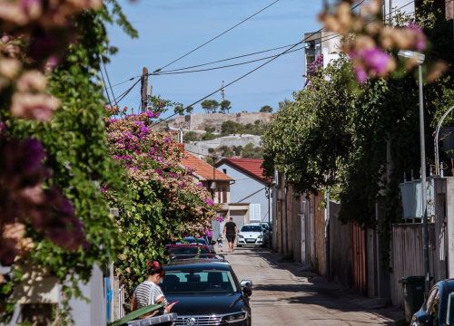 Fotografija 10 - Križ - Od nekadašnjeg pustog brda do obiteljske četvrti