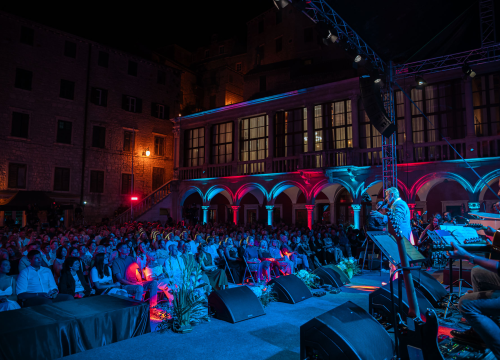 Fotografija 10 - FOTO Đani Stipaničev i klapa Preženca trijumfirali na 28. Dalmatinskoj šansoni