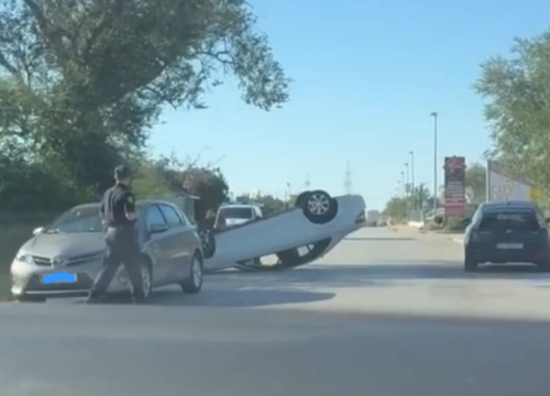 Prometna nesreća u Ražinama: Automobil završio na krovu, jedna osoba zatražila pomoć