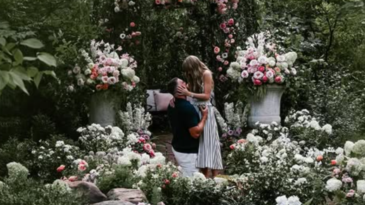 Udaje se Taylor Swift: Objavila fotografije bajkovitih zaruka s Travisom Kelceom