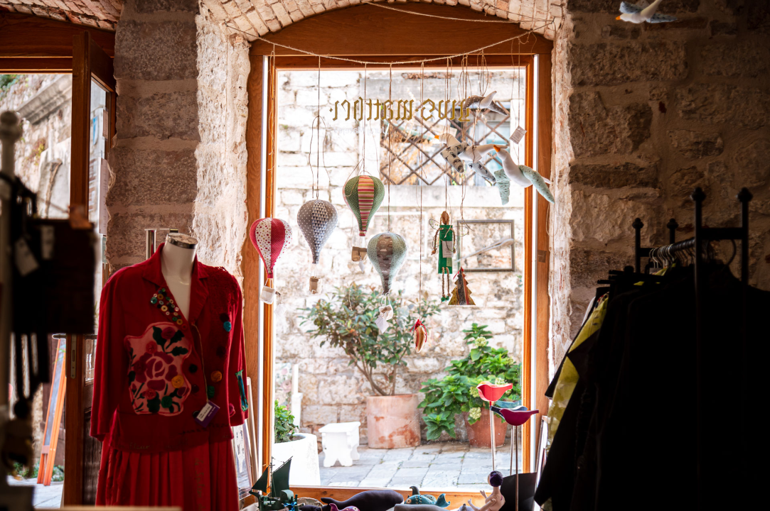 FOTO Rujan u Galeriji Juraj Dalmatinac donosi popuste, unikatne dekorativne komade i nove modne kolekcije!