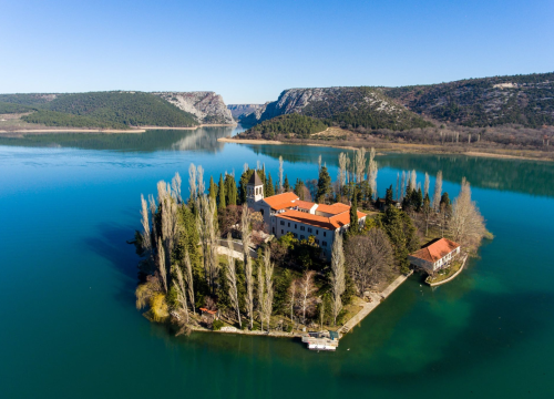 Fotografija 19 - Visovac – Gospin otok duhovnosti i tišine u srcu Krke