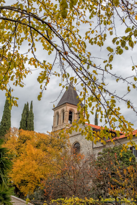 Visovac – Gospin otok duhovnosti i tišine u srcu Krke