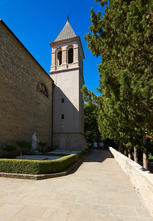 Visovac – Gospin otok duhovnosti i tišine u srcu Krke