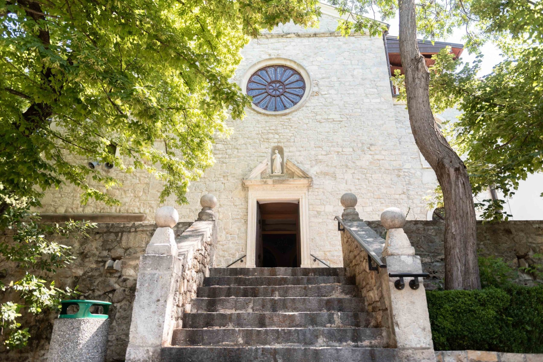 Visovac – Gospin otok duhovnosti i tišine u srcu Krke
